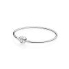 Armband Pandora smycken, Berlock, Ringar | Pandora Moments Silver Bangle, Logo Heart Clasp 596268